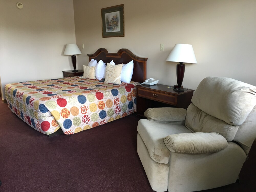 Colonial Inn - carbon neutral hotel in Camden