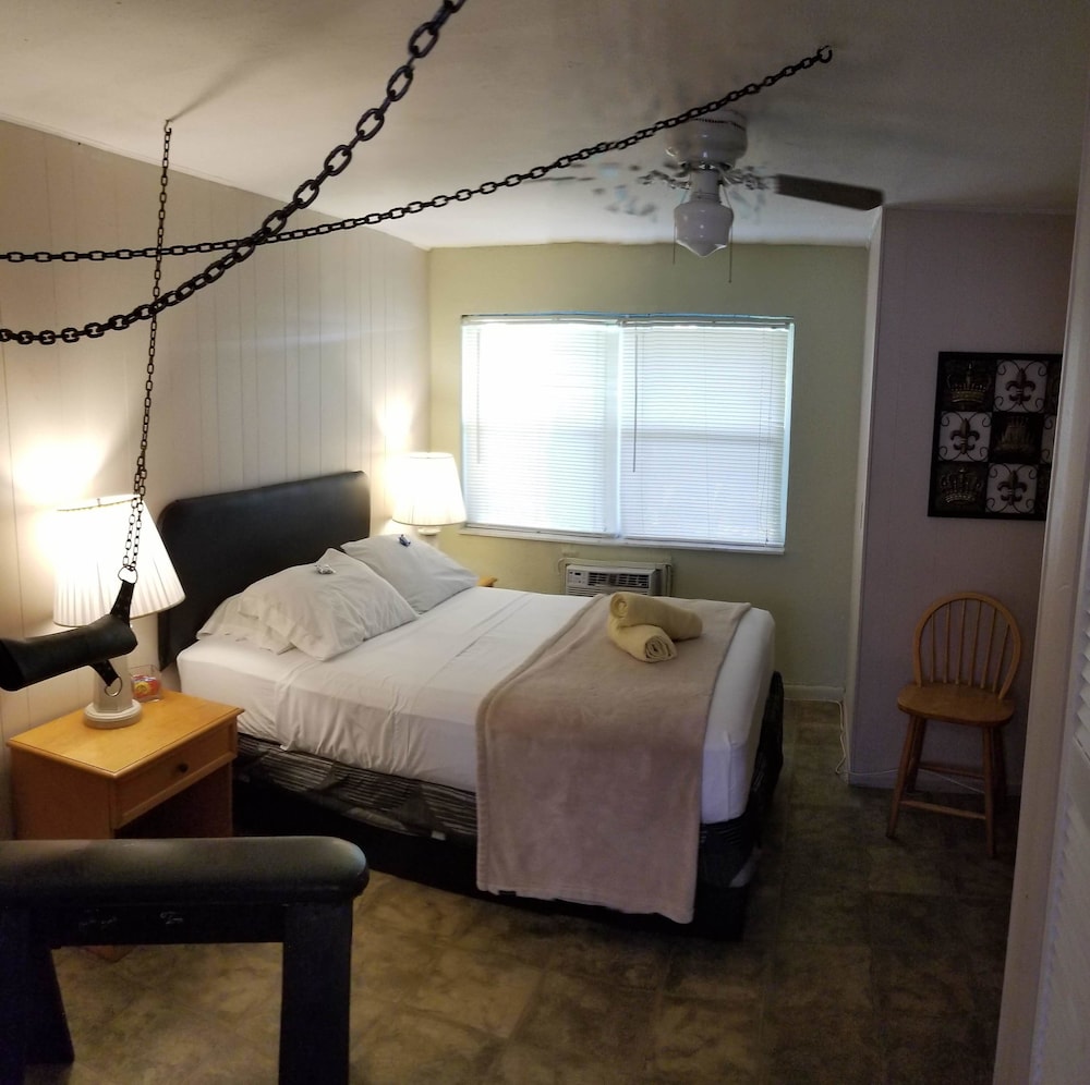 Inn Leather Guest House Male Only LGBT - photo 9