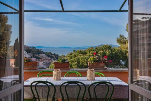 Porto S. Stefano Elegant House Swimming Pool — 4-Star Luxury Hotel in Porto Santo Stefano, Italy
