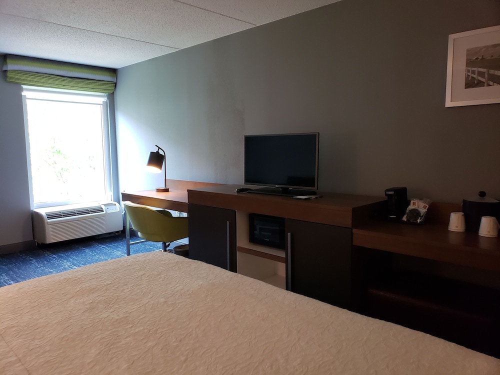 Hampton Inn & Suites Newtown - photo 46