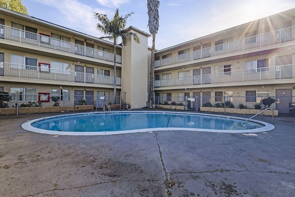 Heritage Inn Express Hayward - photo 39
