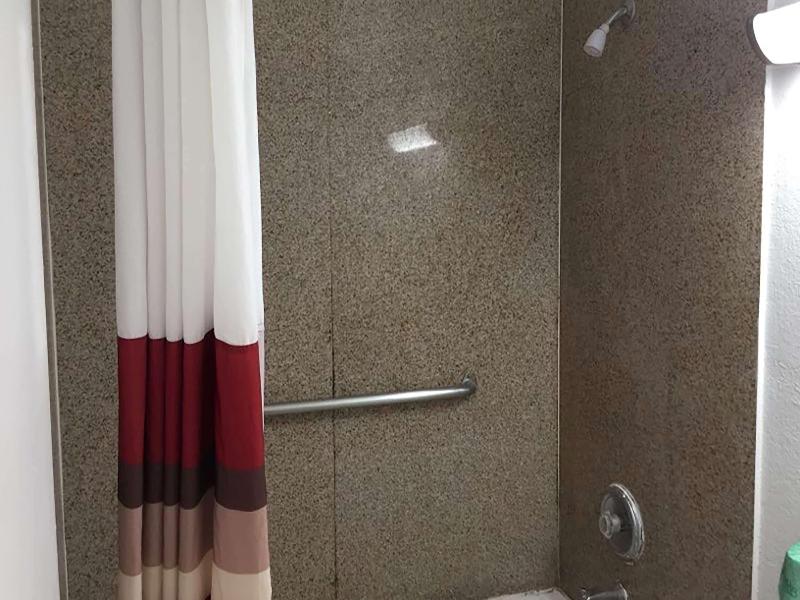 Travelodge by Wyndham San Antonio Lackland AFB - photo 3