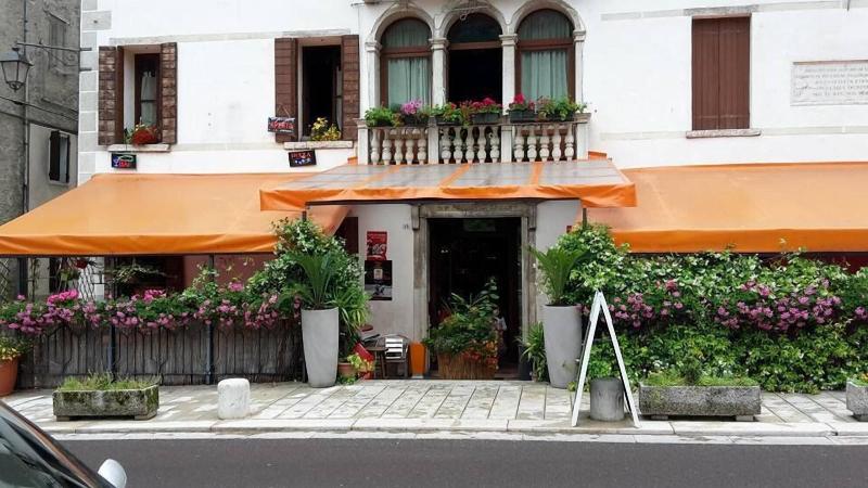 Ristorante Pizzeria al Mondo pet-friendly hotel Valstagna