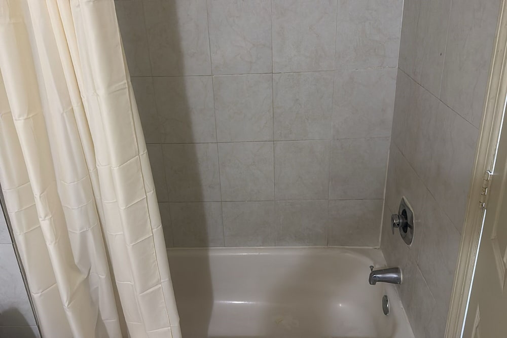 Cole Manor Motel By Oyo Love Field Market Center - photo 13