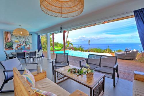 Villa Alcazar climatisée avec piscine vue mer — 4-Star Luxury Hotel in La Possession, Réunion