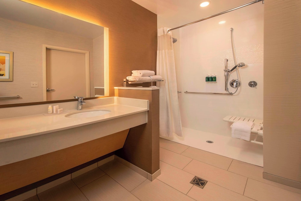 Fairfield Inn & Suites by Marriott Harrisburg International Airport - photo 17