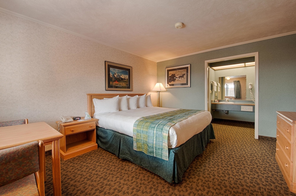 Brandin' Iron Inn - photo 2