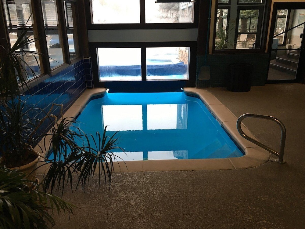 GetAways at Falcon Point Resort - photo 24