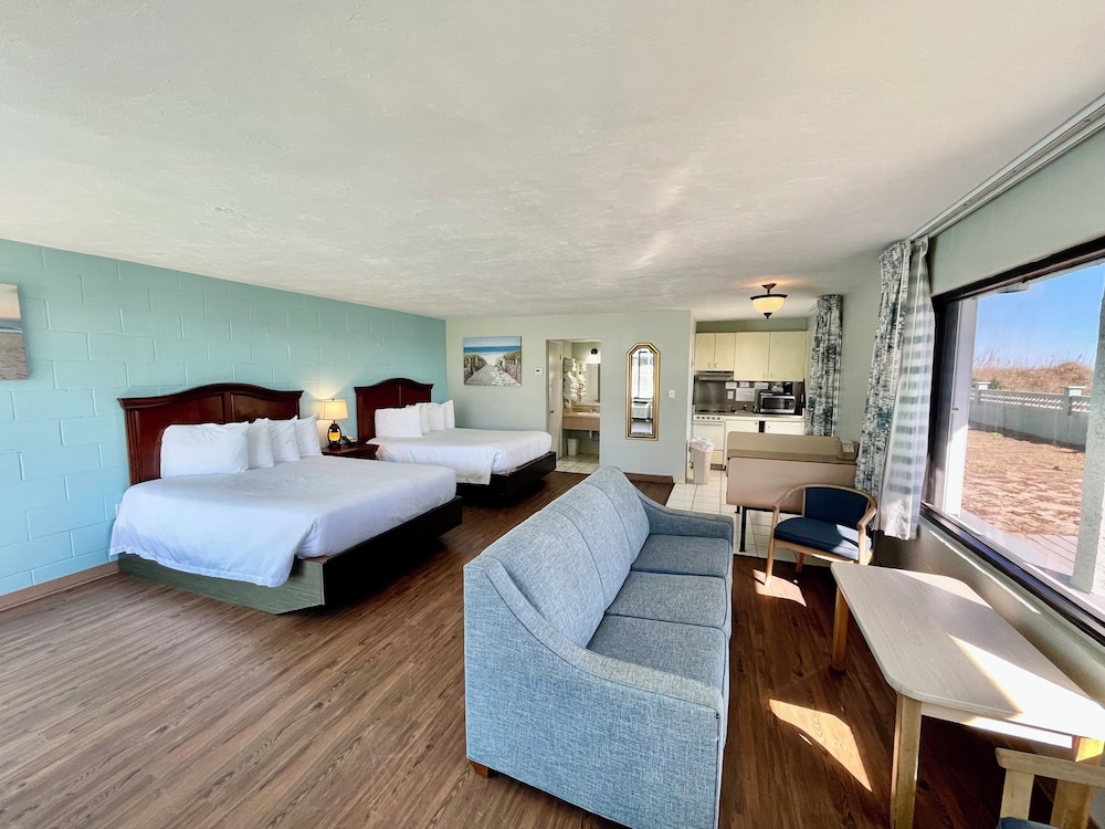 Buccaneer Inn - photo 17