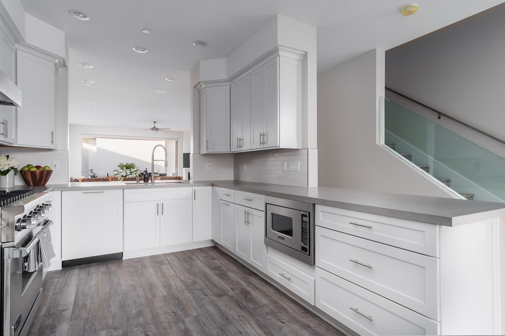 Skyline By Avantstay Modern Beach Retreat w Spacious Patio & Rooftop Views - photo 8
