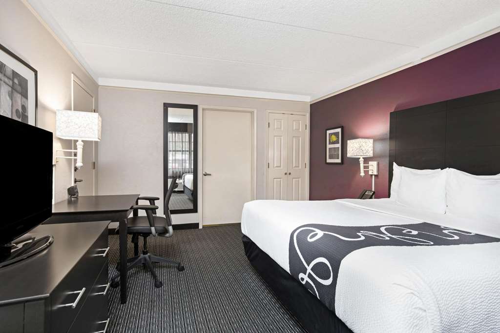 La Quinta Inn by Wyndham Fresno Yosemite - photo 34