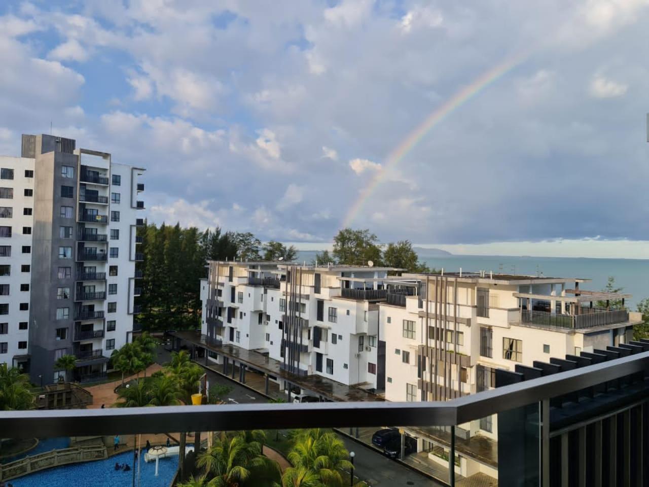Timurbay Treasures Studio Apartment Side Seaview with Wifi Neflix — 4-Star Luxury Hotel in Kuantan, Malaysia