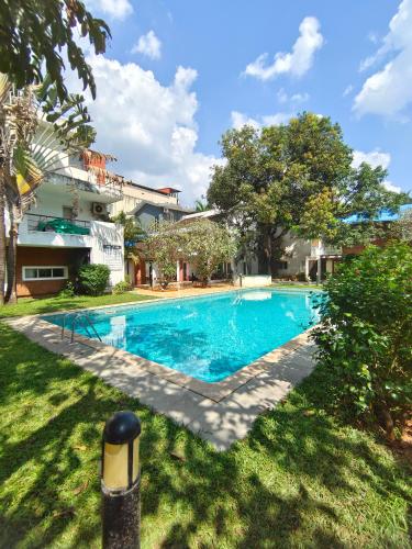 Villa M Solitude 1 Candolim Goa 3Bhk Pool Facing Near Beach Free Breakfast Free Wifi And Prime Location — 4-Star Luxury Hotel in Candolim, India