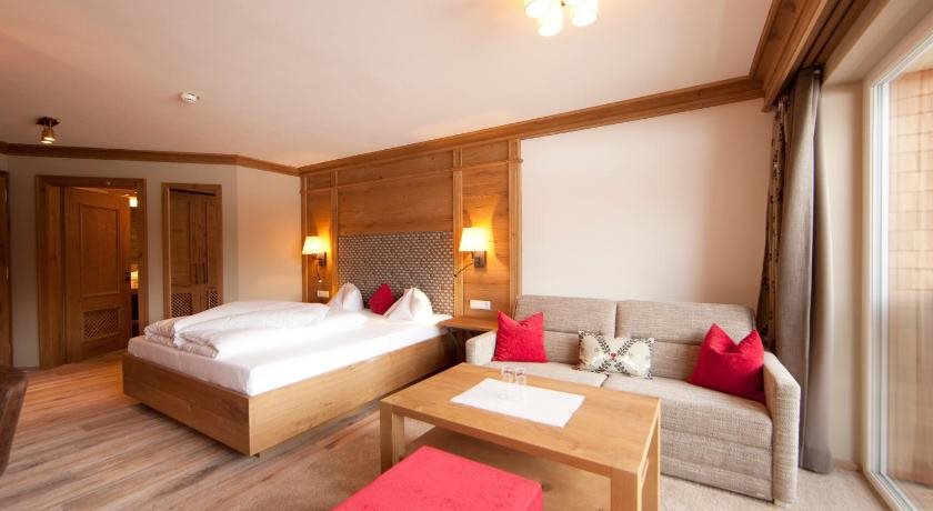 Hotel Sonnenhof - carbon neutral hotel in Tannheim