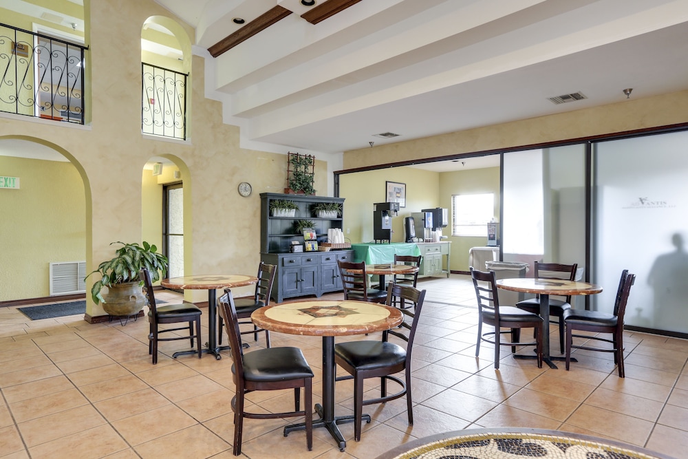 Vista Inn Lake Tarpon - photo 46