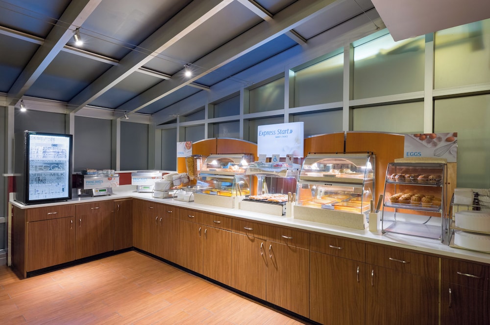 Holiday Inn Express New York City Times Square by IHG - photo 22
