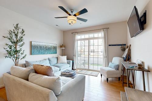Grande at Canal Pointe 37697 Ulster Dr Unit #2 — 4-Star Luxury Hotel in Rehoboth Beach, United States