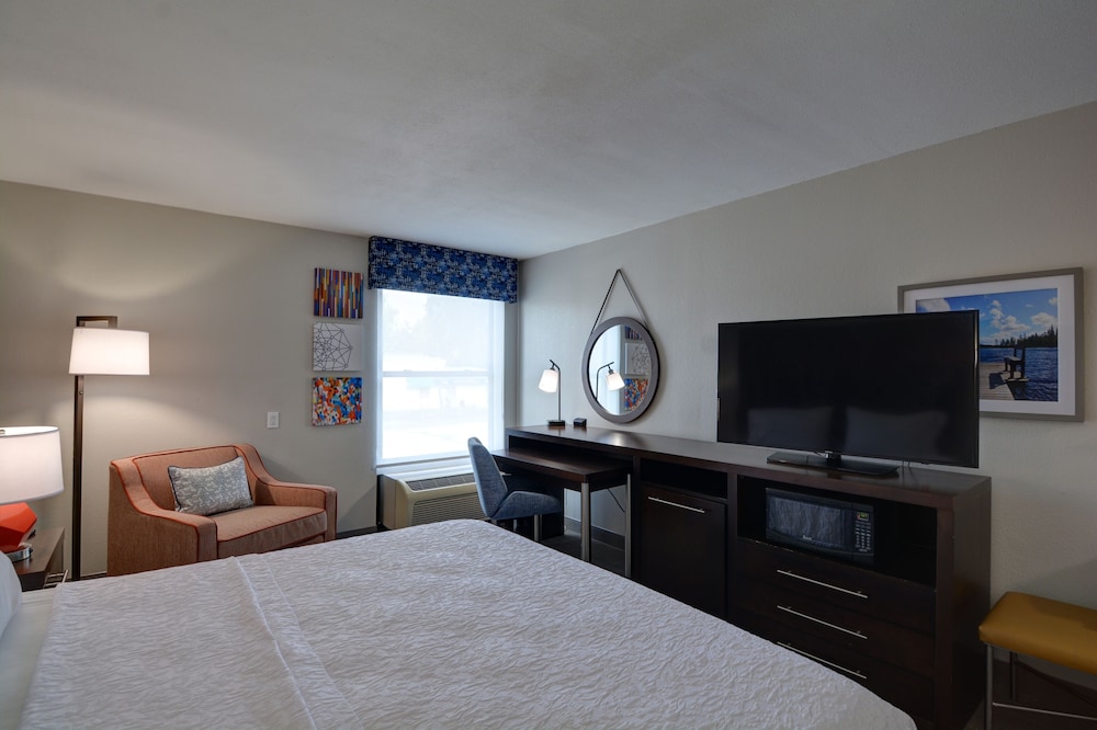 Hampton Inn Greenwood - photo 23