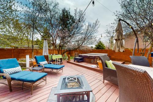 Crown Mountain Retreat in Carbondale, United States