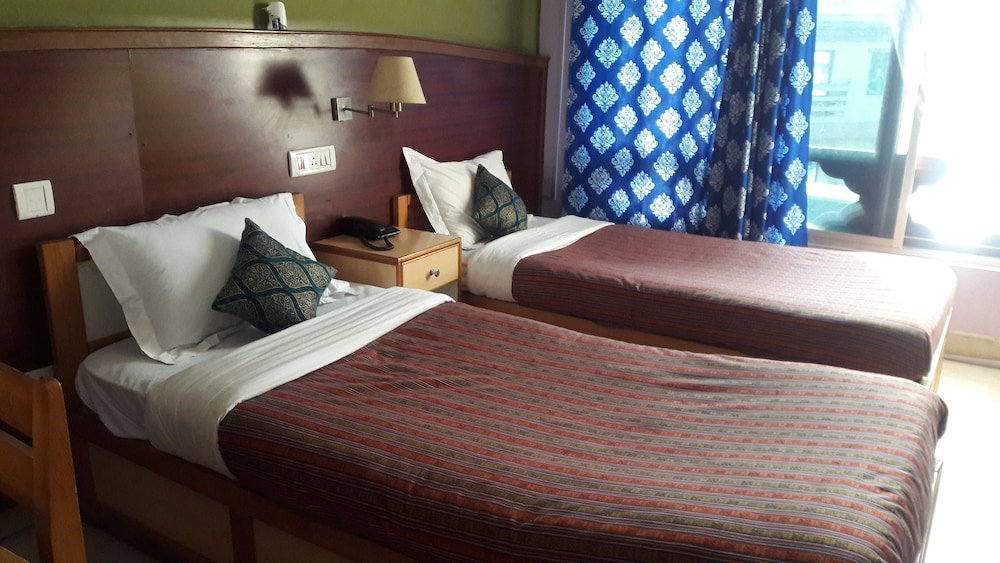Centennial Hotel 2008 — Phuntsholing — photo 5