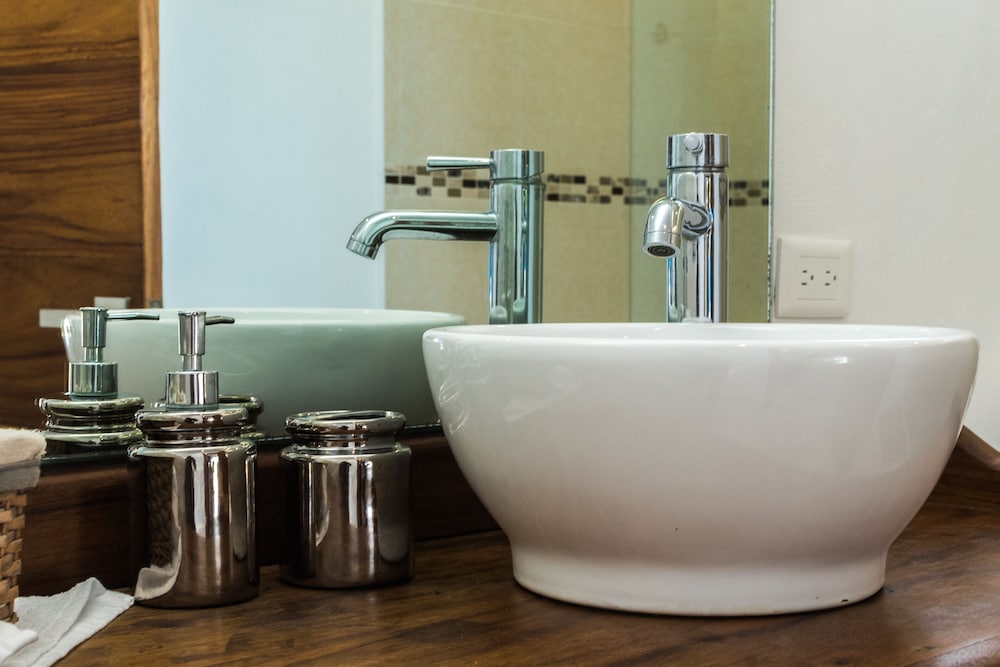 Bathroom sink
