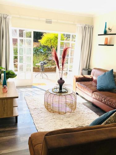 Splendid spacious two bedroom apartment — 4-Star Luxury Hotel in Johannesburg, South Africa