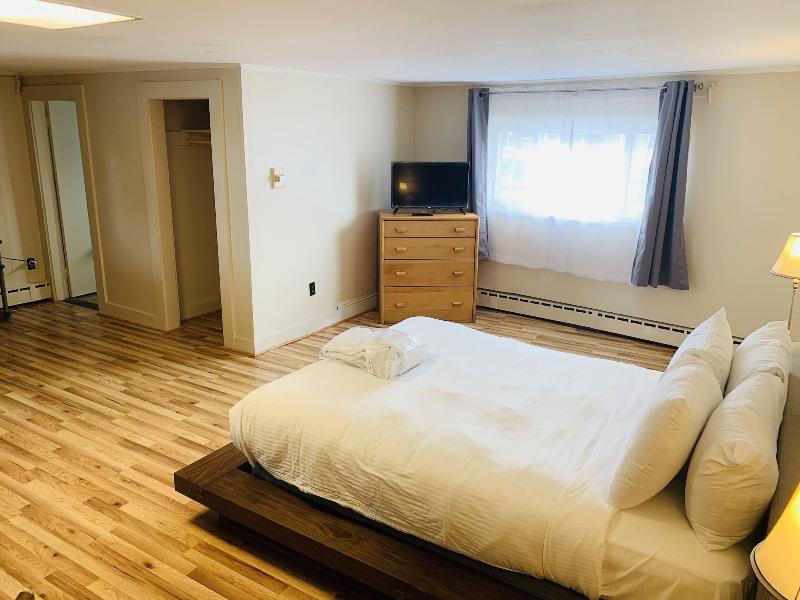 The Lancaster Motel - photo 14