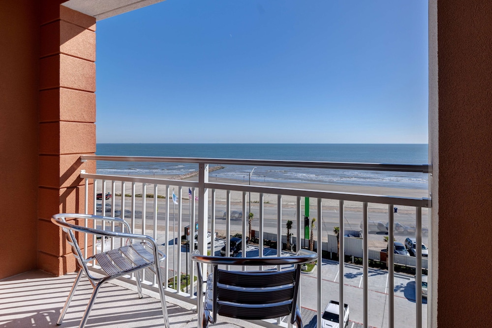 Home2 Suites by Hilton Galveston - photo 31