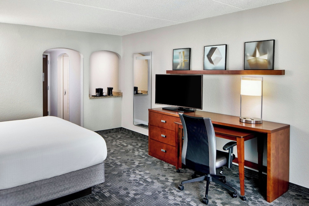 Courtyard by Marriott Rochester East Penfield - photo 7