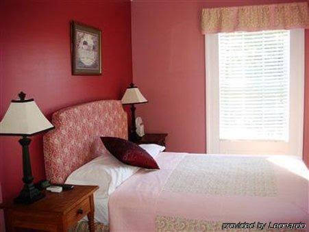 Brambles Inn & Gardens - photo 3