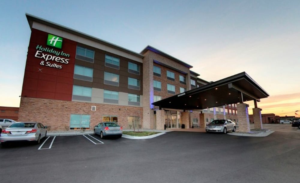 Holiday Inn Express & Suites Detroit North Roseville by IHG in Roseville, United States