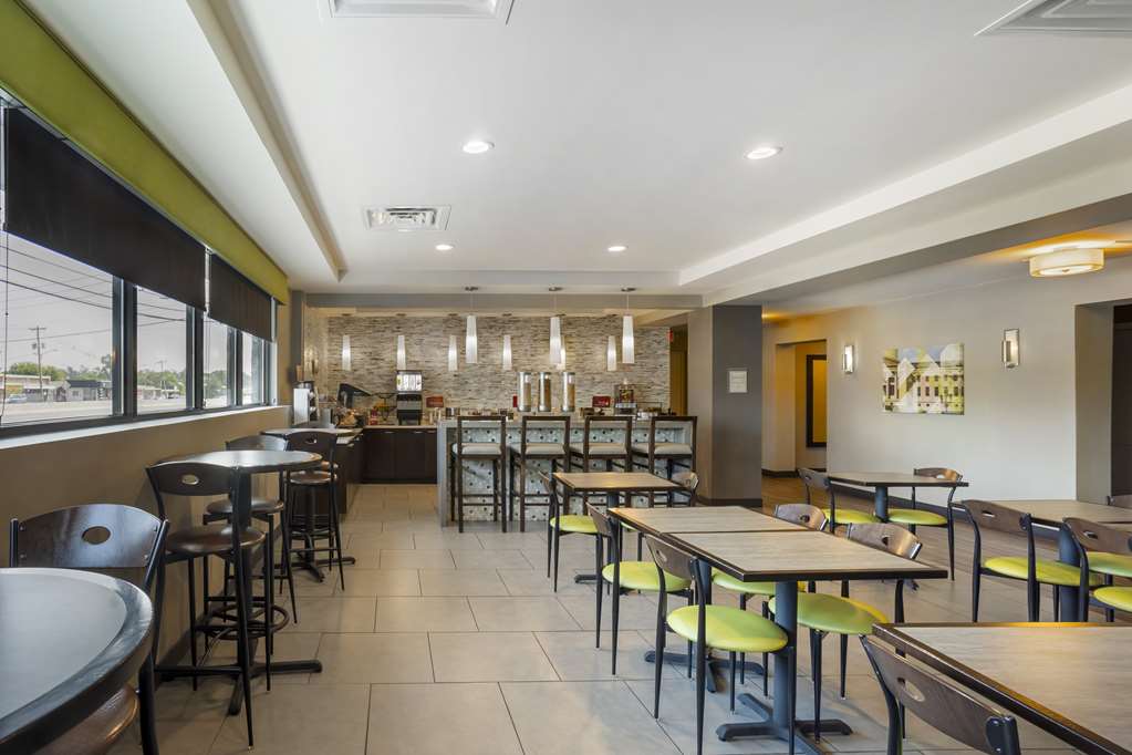 Best Western Plus Philadelphia Pennsauken Hotel - photo 4