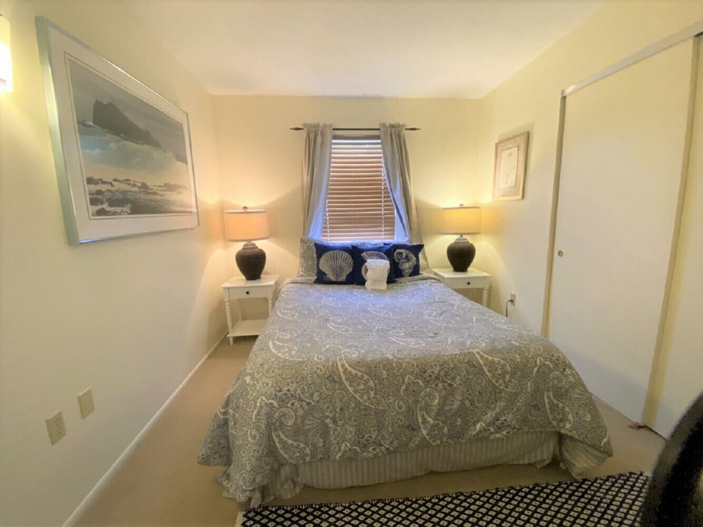 Banana Cabana and Cottage - photo 2