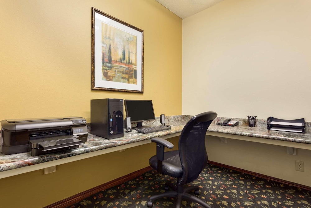 Country Inn & Suites by Radisson Norman near University - photo 17