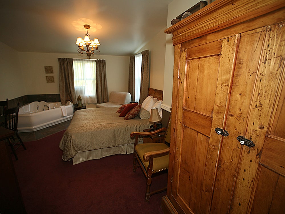 Auberge de La Tour du Lac in Mont-Tremblant, Canada