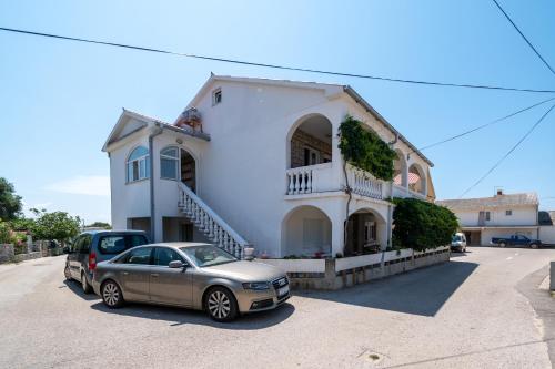 Apartments with parking space Povljana Pag 21318 — 4-Star Luxury Hotel in Povljana, Croatia