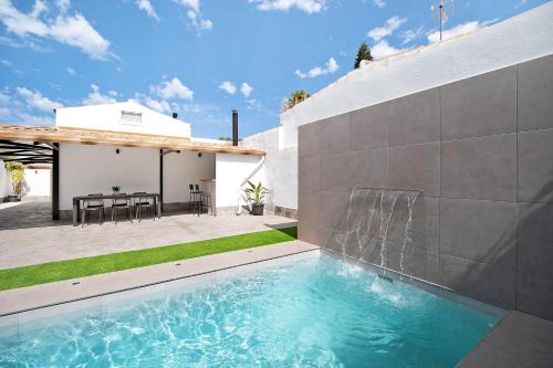 Ferro Piscina Climatizada in Chiclana De La Frontera, Spain