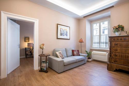 Elegant 4BR Apartment in Historic Palazzo Vatican Steps — 4-Star Luxury Hotel in Rome, Italy