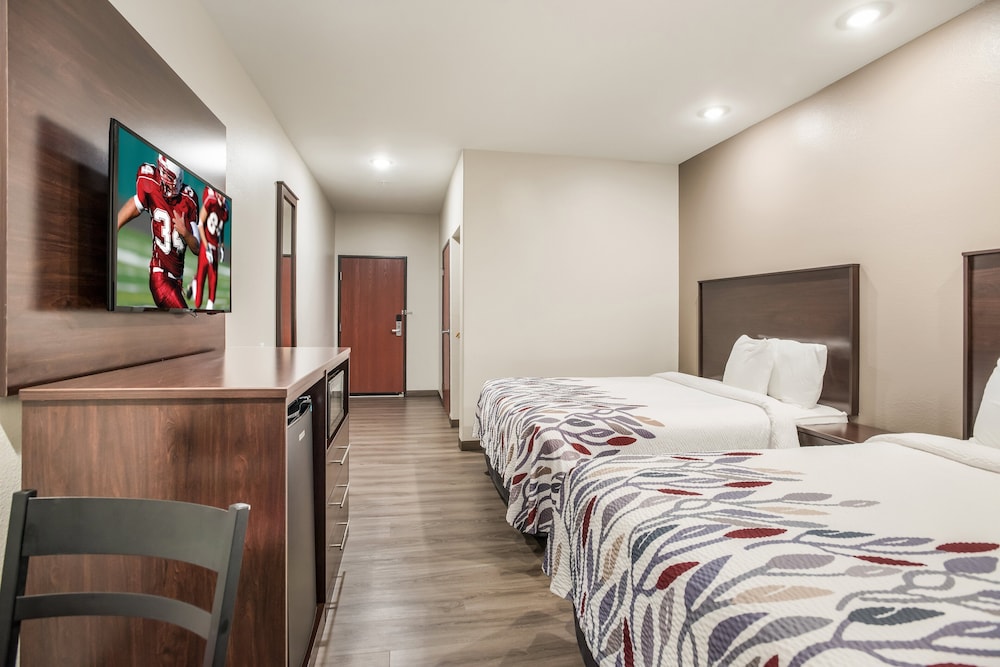 Red Roof Inn & Suites Lake Charles - photo 4