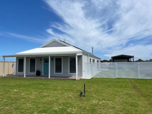 Foxhill Shores WIFI outside pets — Robe — photo 4