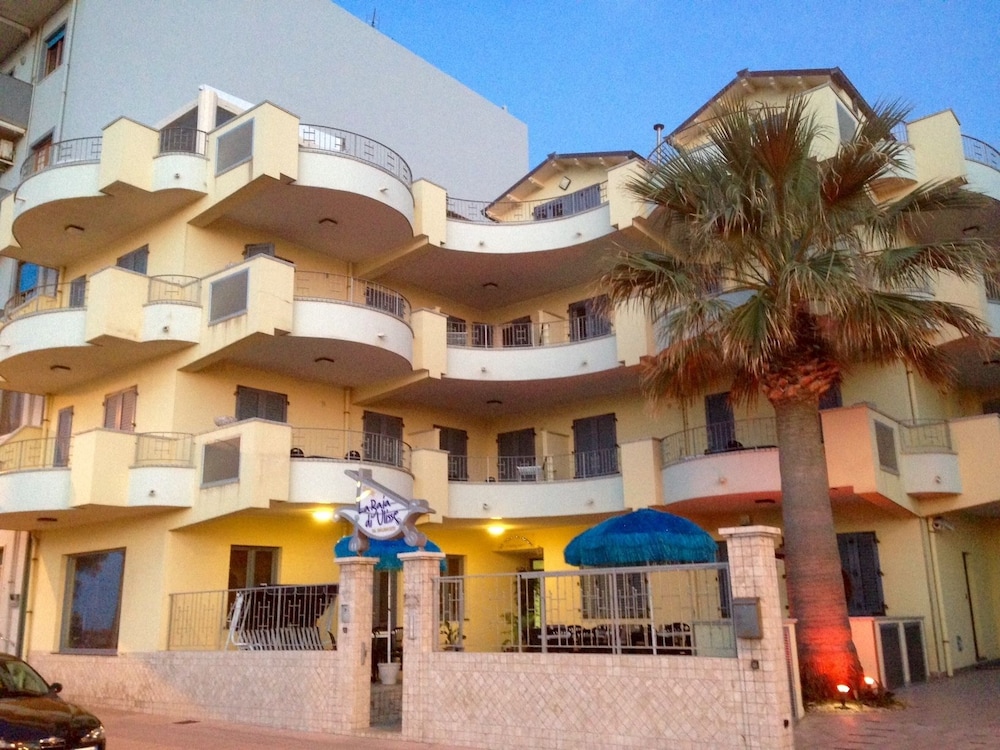 Hotel La Baia Di Ulisse — Venetico Superiore