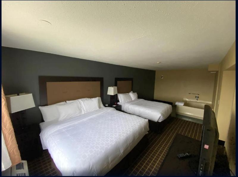 Days Inn by Wyndham Muskegon - photo 61