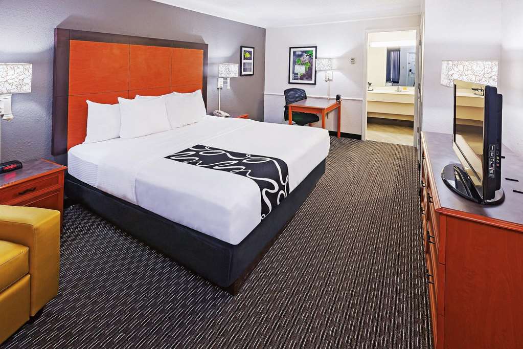 La Quinta Inn by Wyndham Dallas Uptown - photo 26