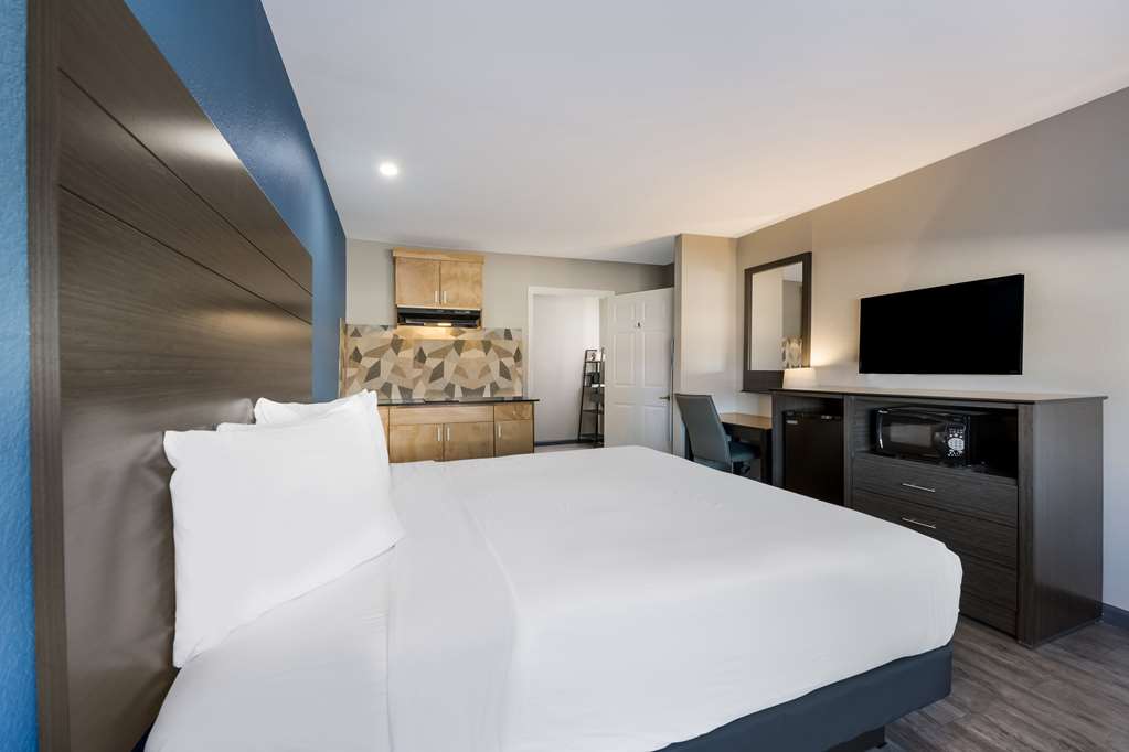 SureStay by Best Western Spring North Houston - photo 13