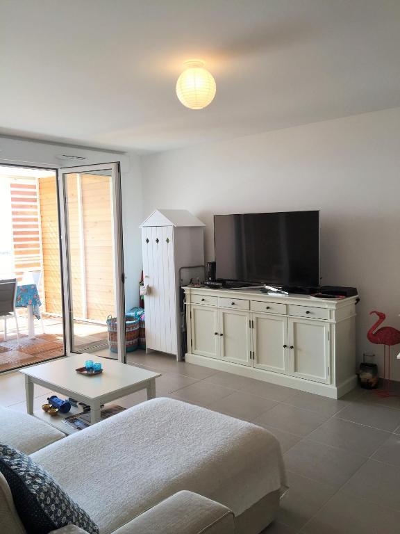 Le Sunlight T2 Bord de Mer Parking — 4-Star Luxury Hotel in Palavas-Les-Flots, France