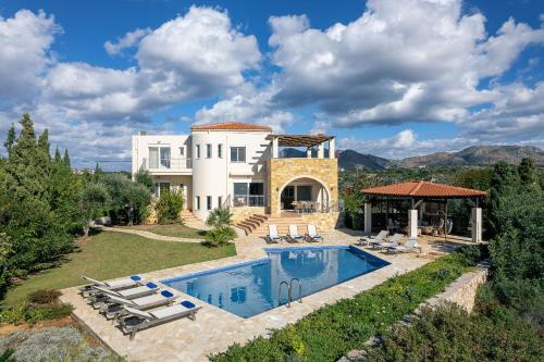 Lake and Sea Villa — 4-Star Luxury Hotel in Souda, Greece