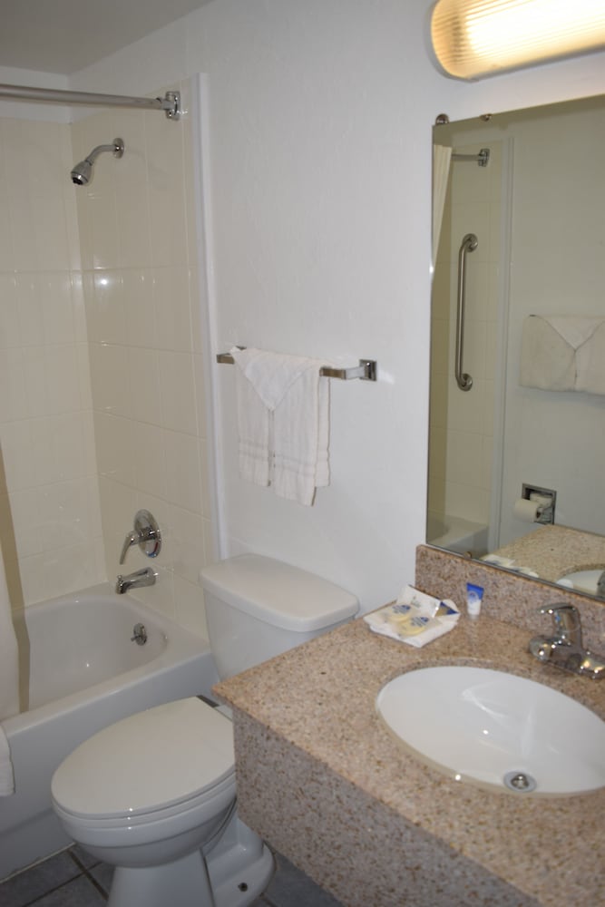 Americas Best Value Inn Jefferson City - photo 39