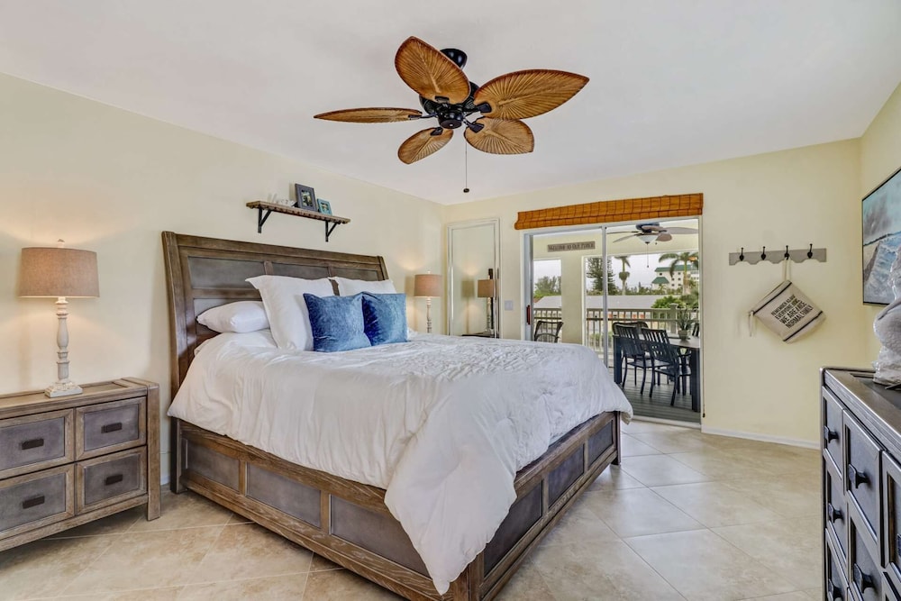 4865 Regal Dr - photo 2
