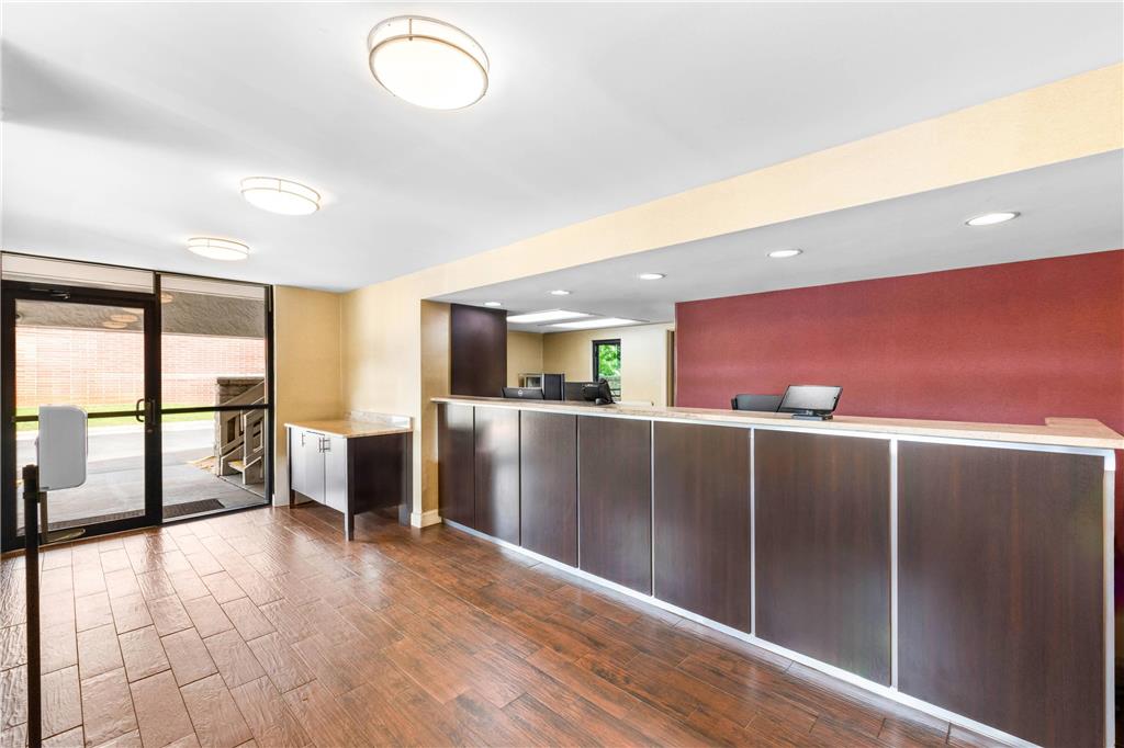 Econo Lodge Charlotte Airport - photo 11