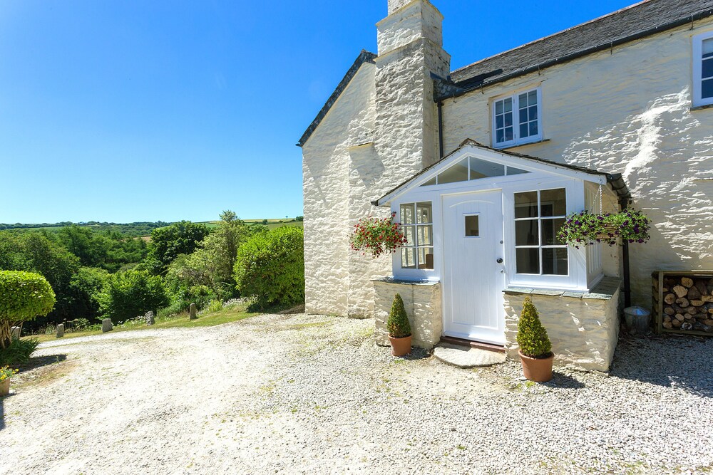 The Old Farmhouse — 5-Star Luxury Hotel in Liskeard, United Kingdom